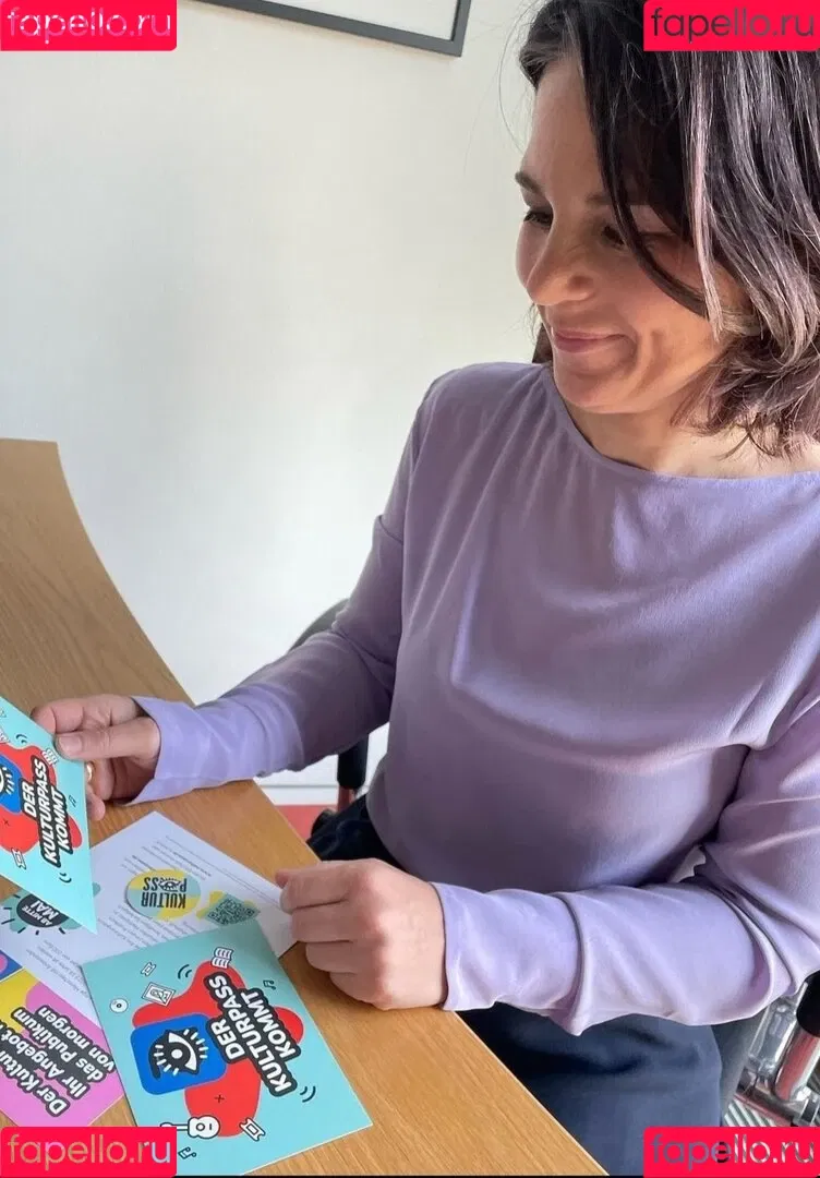 Annalena Baerbock / abaerbock Onlyfans Photo Gallery 