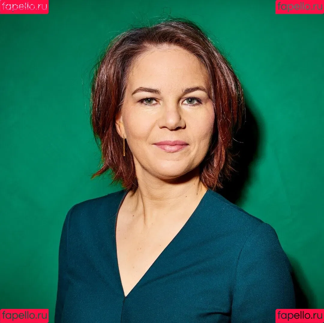 Annalena Baerbock / abaerbock Onlyfans Photo Gallery 