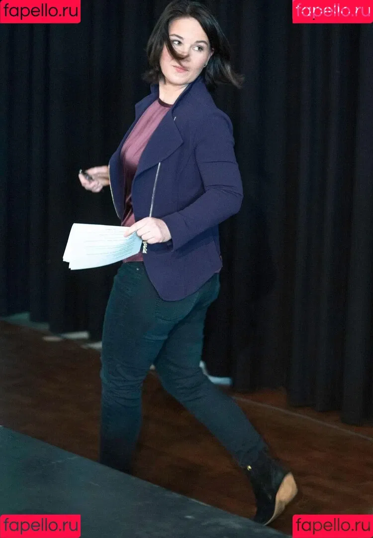 Annalena Baerbock / abaerbock Onlyfans Photo Gallery 