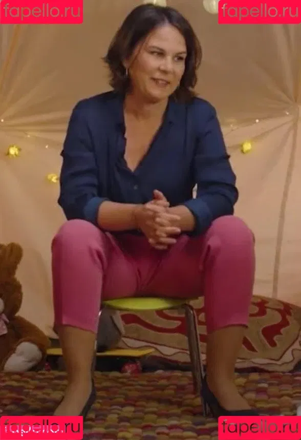 Annalena Baerbock / abaerbock Onlyfans Photo Gallery 