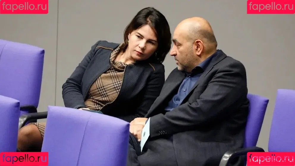 Annalena Baerbock / abaerbock Onlyfans Photo Gallery 