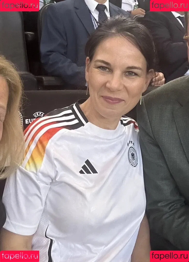 Annalena Baerbock / abaerbock Onlyfans Photo Gallery 