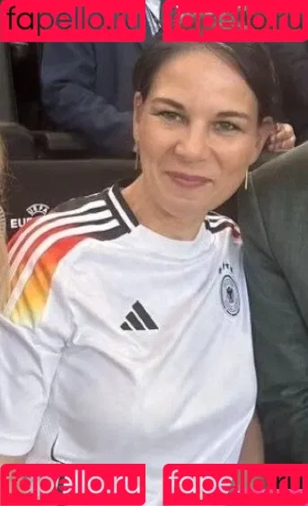 Annalena Baerbock / abaerbock Onlyfans Photo Gallery 
