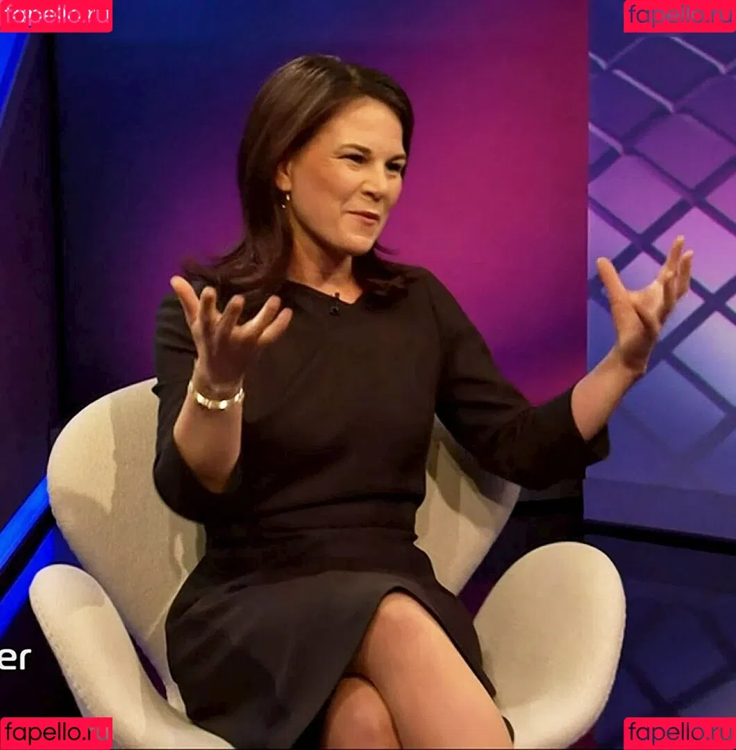 Annalena Baerbock / abaerbock Onlyfans Photo Gallery 