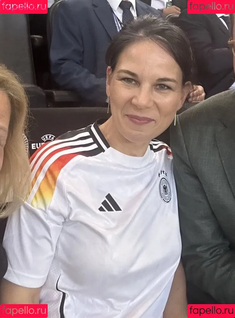 Annalena Baerbock / abaerbock Onlyfans Photo Gallery 