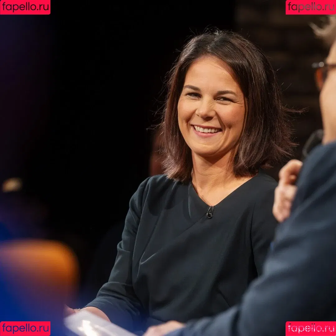 Annalena Baerbock / abaerbock Onlyfans Photo Gallery 