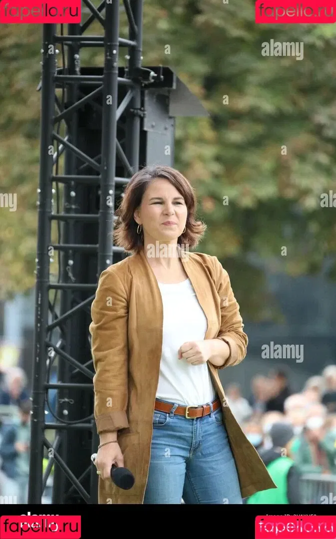 Annalena Baerbock / abaerbock Onlyfans Photo Gallery 