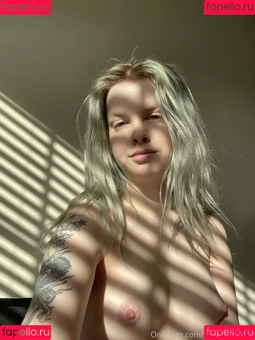 TheSirenSilver / Thesilvermoon / meowmoonxo / silvermoonlive Onlyfans Photo Gallery 