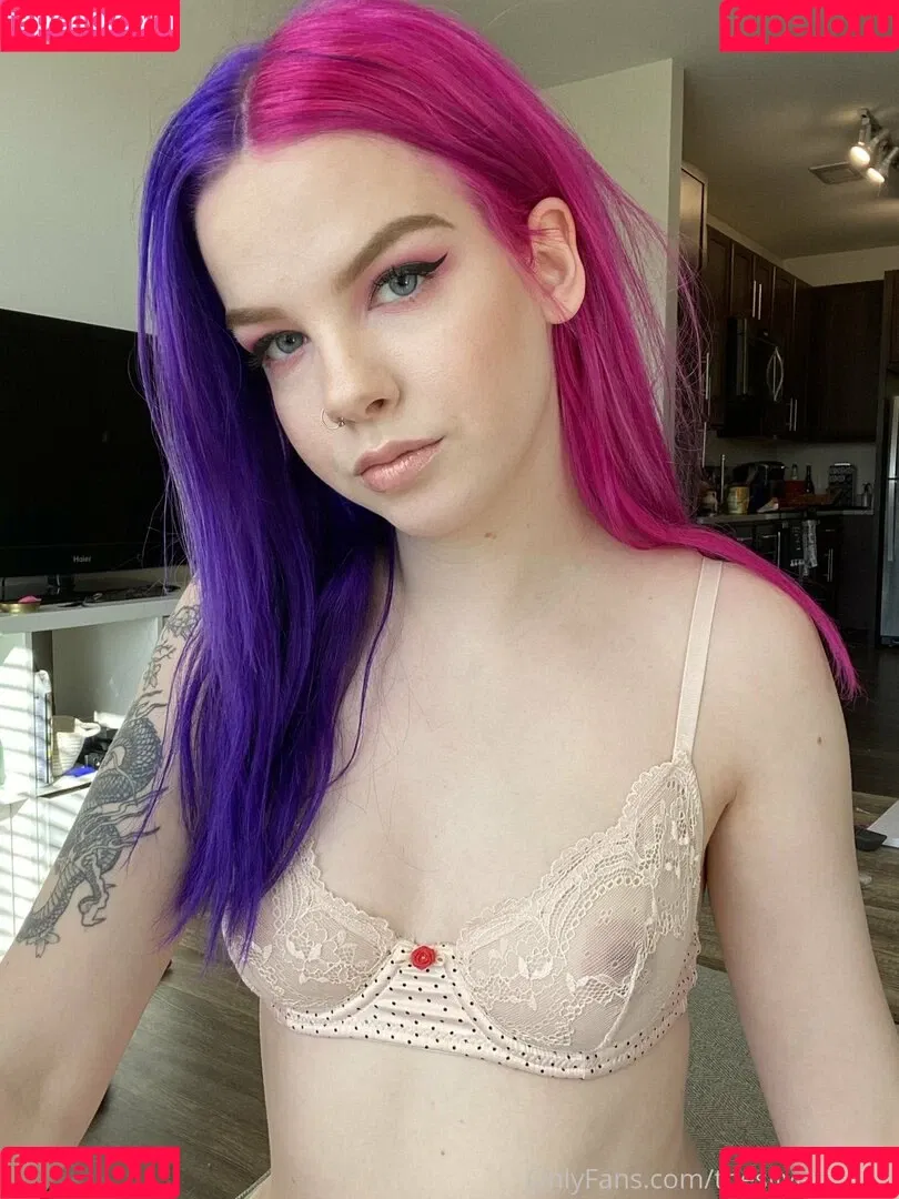 TheSirenSilver / Thesilvermoon / meowmoonxo / silvermoonlive Onlyfans Photo Gallery 