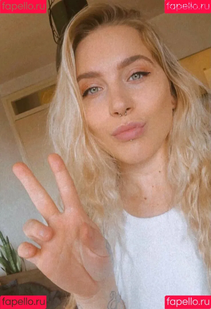 bunnygothic / moodillaa Onlyfans Photo Gallery 