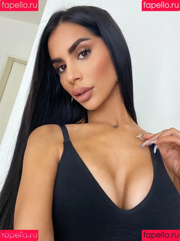 Mia Madisson / shhhmadisson Onlyfans Photo Gallery 