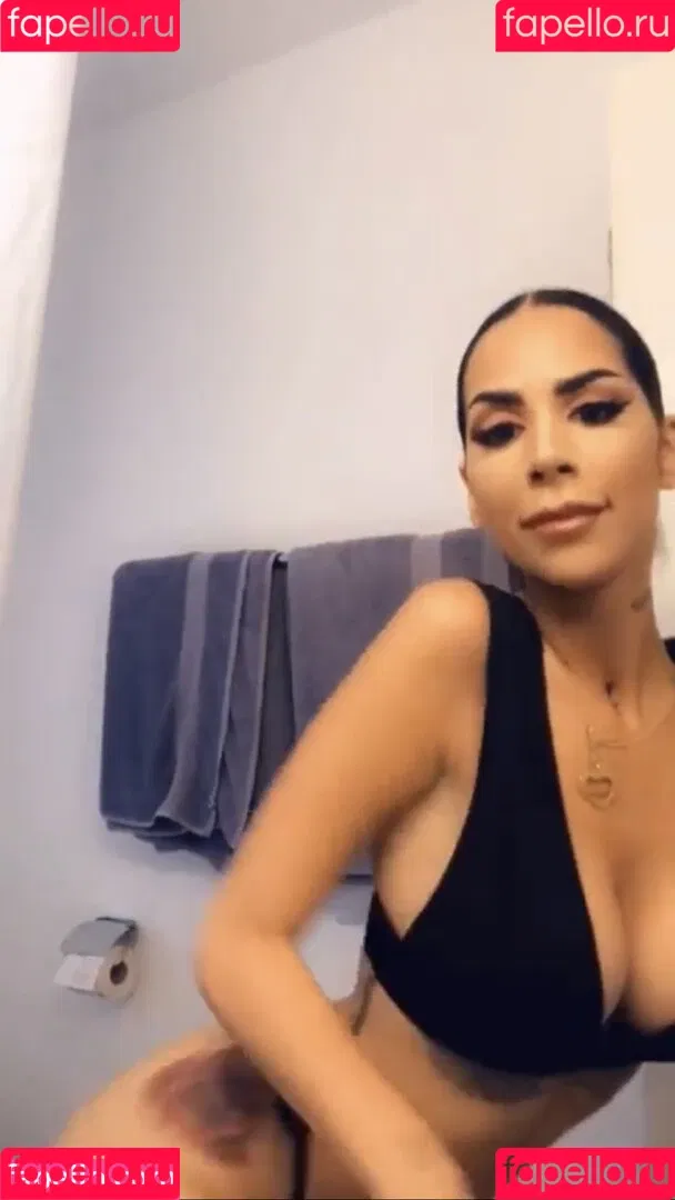 Mia Madisson / shhhmadisson Onlyfans Photo Gallery 