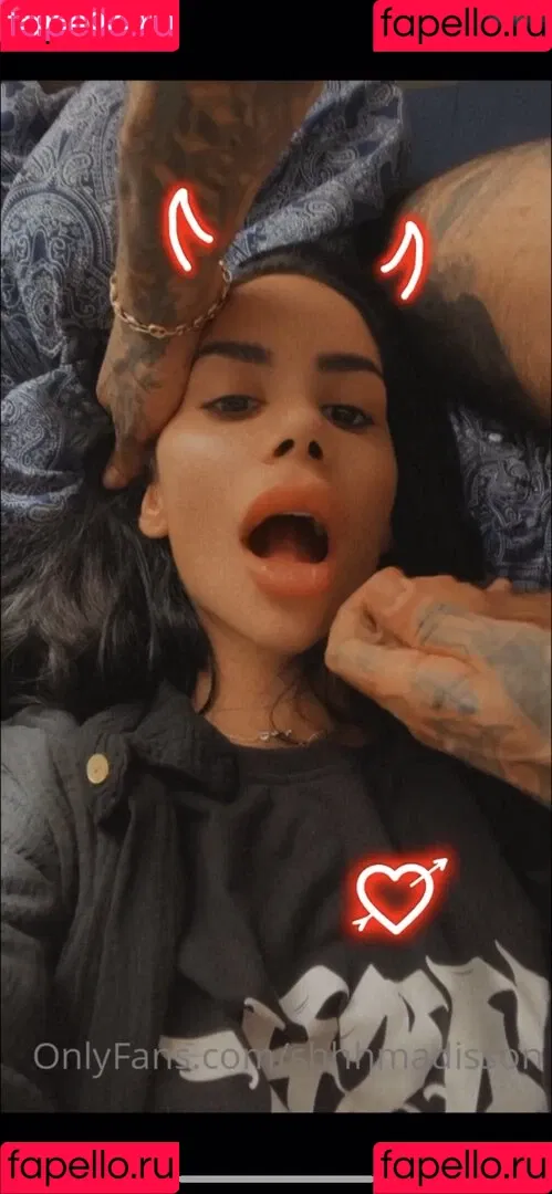 Mia Madisson / shhhmadisson Onlyfans Photo Gallery 