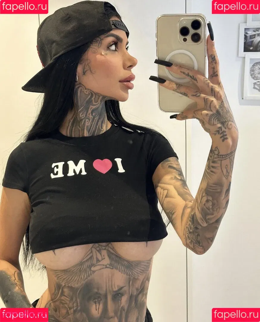 Mia Madisson / shhhmadisson Onlyfans Photo Gallery 