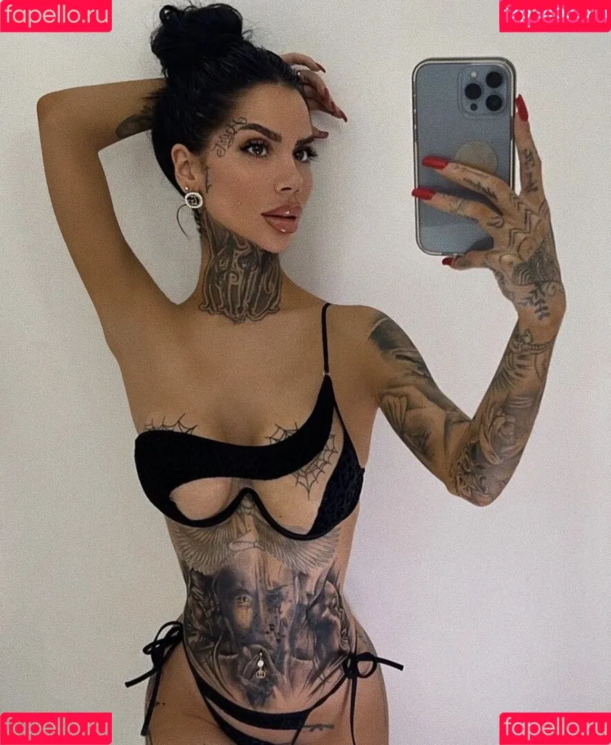 Mia Madisson / shhhmadisson Onlyfans Photo Gallery 