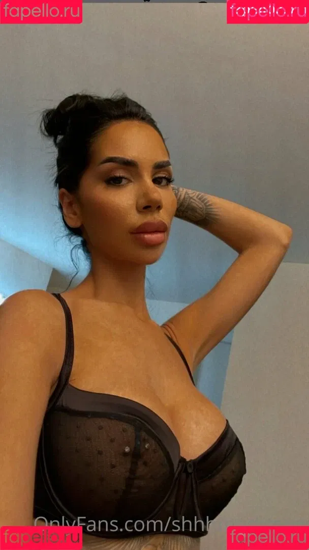 Mia Madisson / shhhmadisson Onlyfans Photo Gallery 