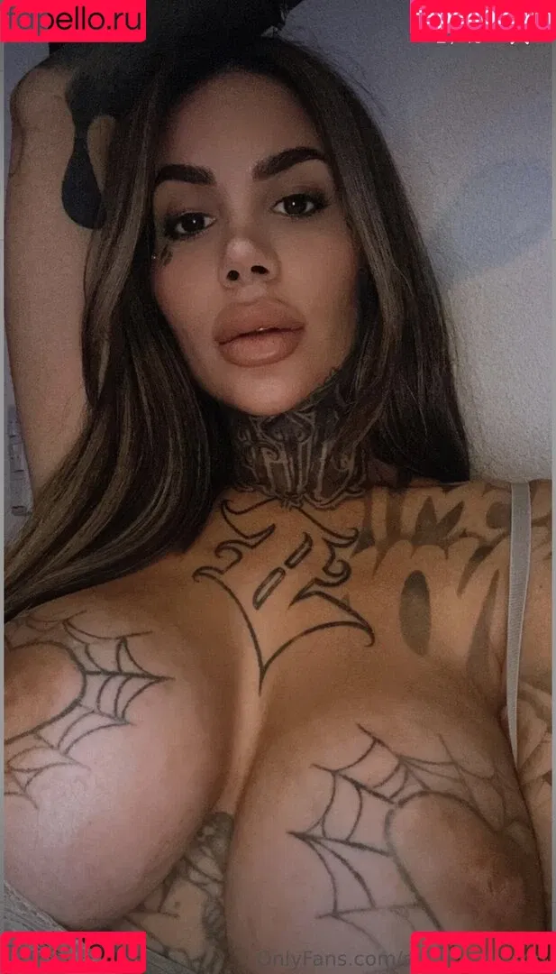 Mia Madisson / shhhmadisson Onlyfans Photo Gallery 