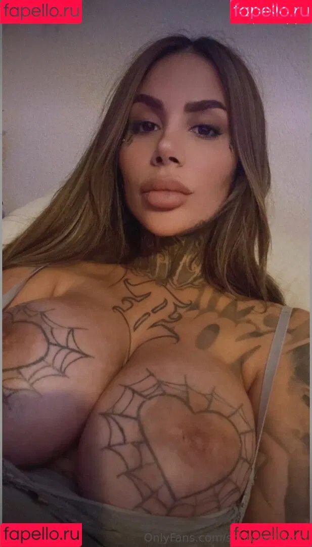 Mia Madisson / shhhmadisson Onlyfans Photo Gallery 