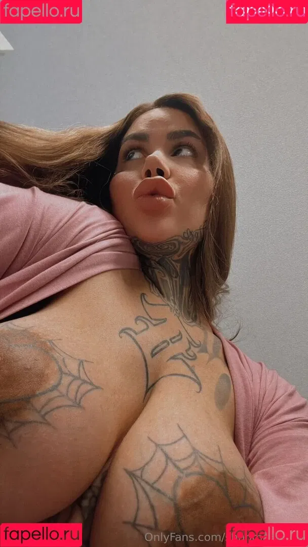 Mia Madisson / shhhmadisson Onlyfans Photo Gallery 