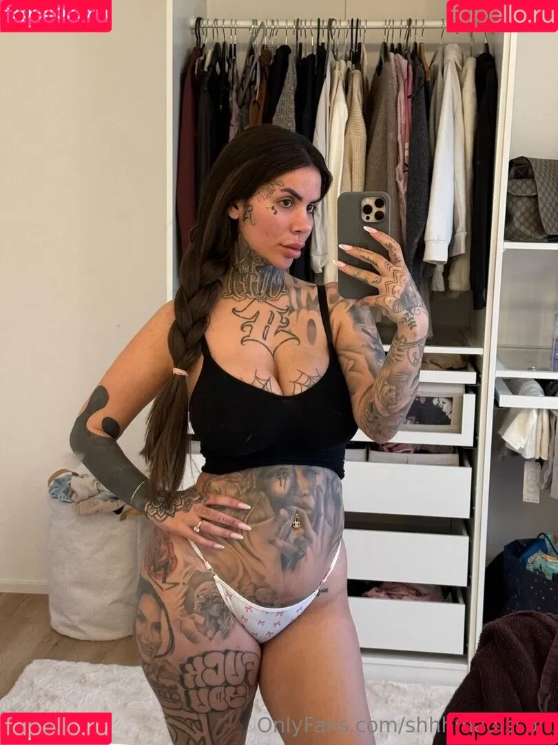 Mia Madisson / shhhmadisson Onlyfans Photo Gallery 