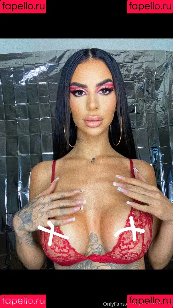 Mia Madisson / shhhmadisson Onlyfans Photo Gallery 