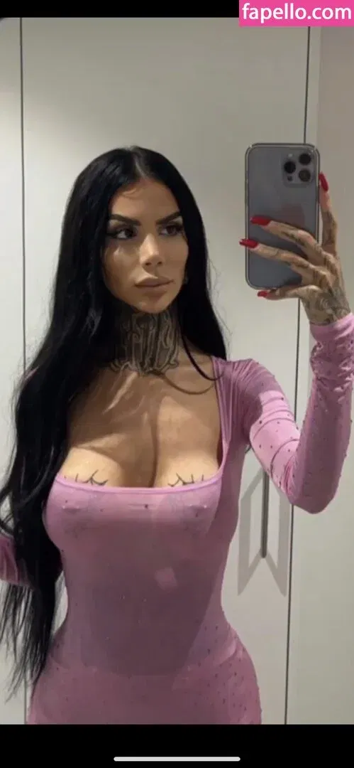 Mia Madisson / shhhmadisson Onlyfans Photo Gallery 