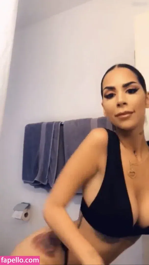 Mia Madisson / shhhmadisson Onlyfans Photo Gallery 