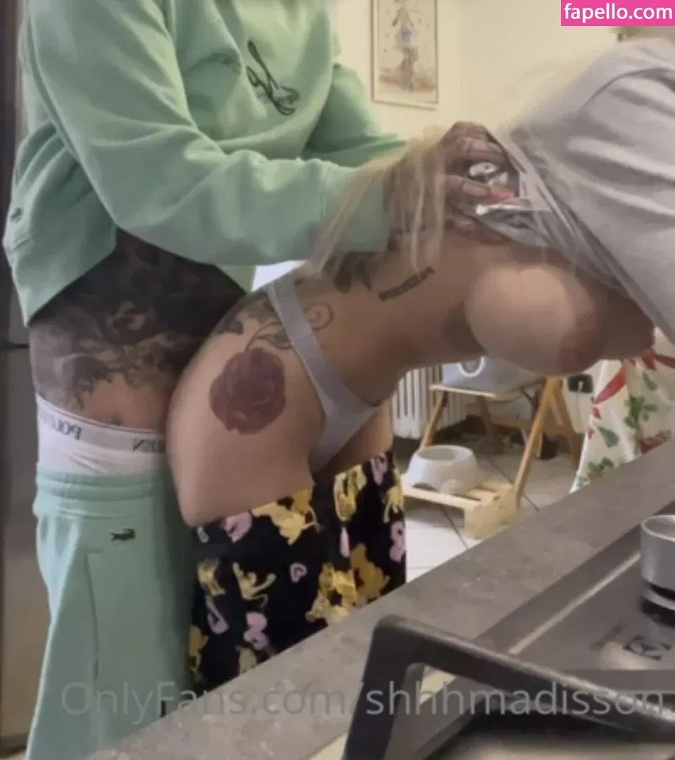 Mia Madisson / shhhmadisson Onlyfans Photo Gallery 