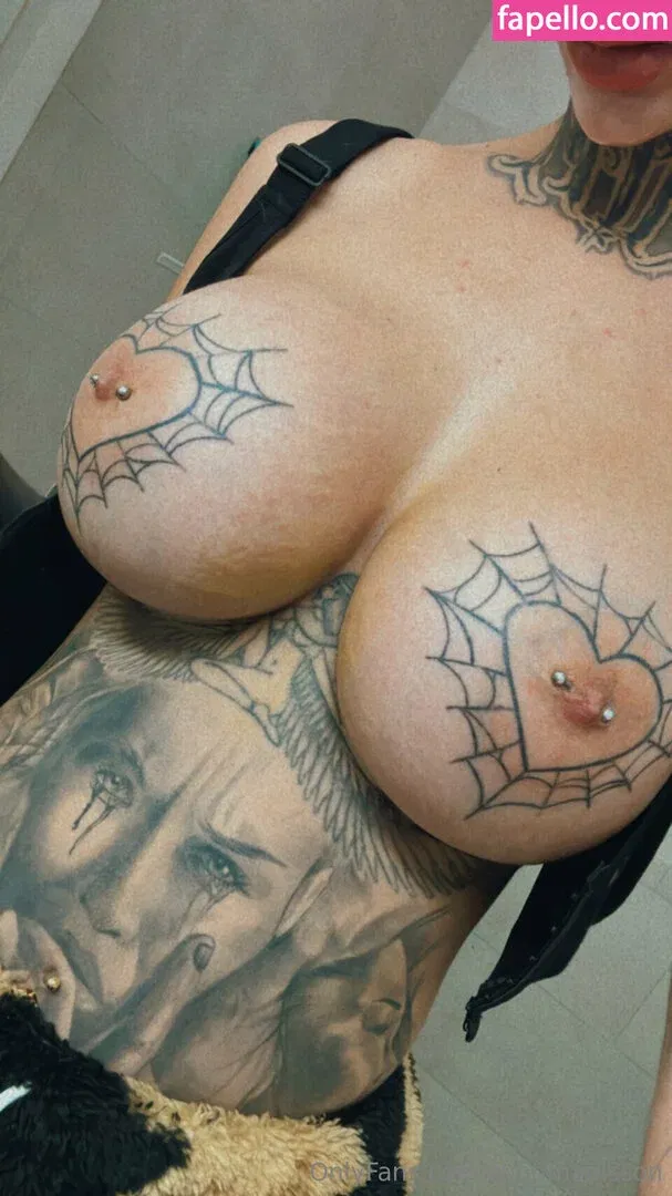 Mia Madisson / shhhmadisson Onlyfans Photo Gallery 