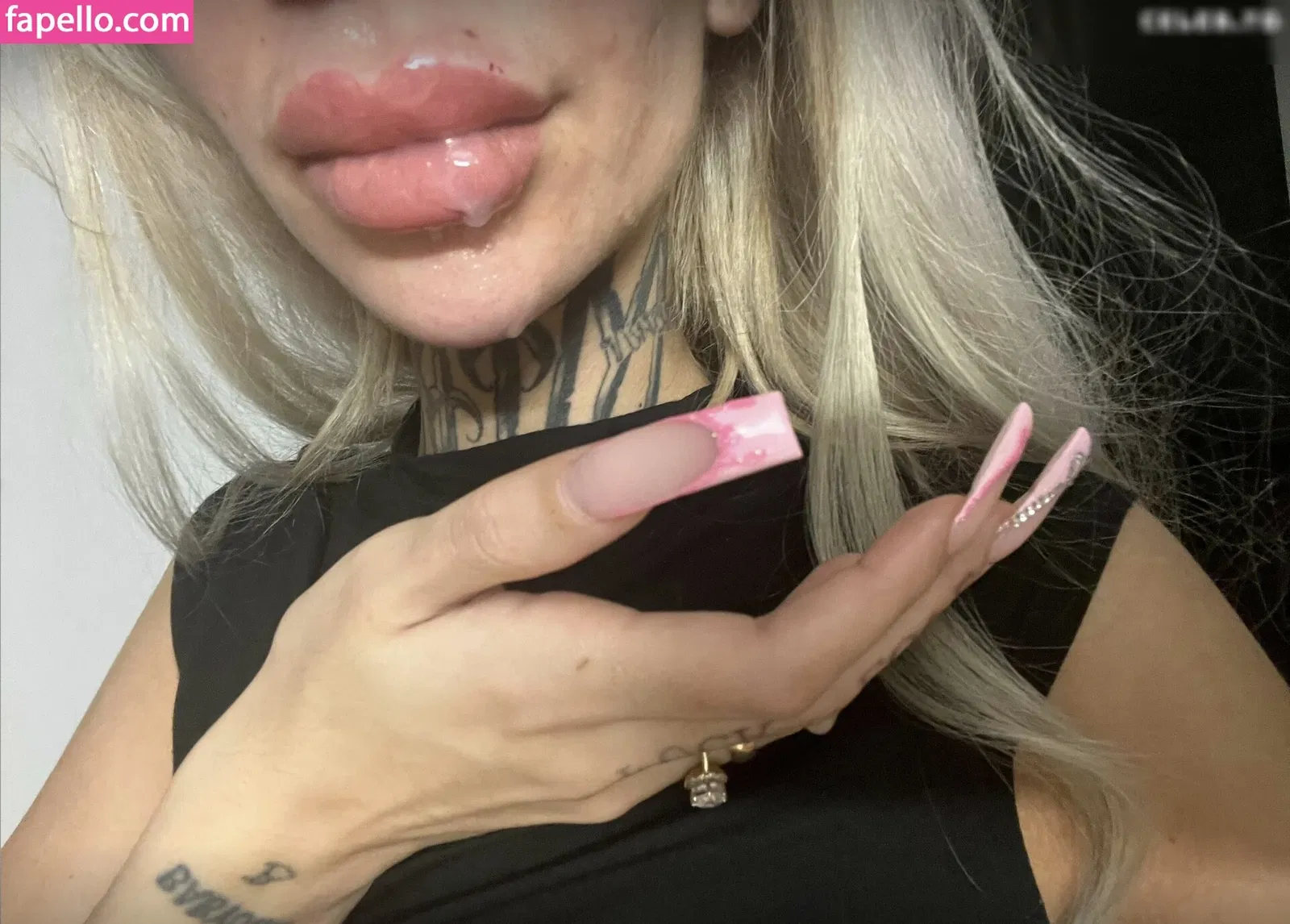 Mia Madisson / shhhmadisson Onlyfans Photo Gallery 