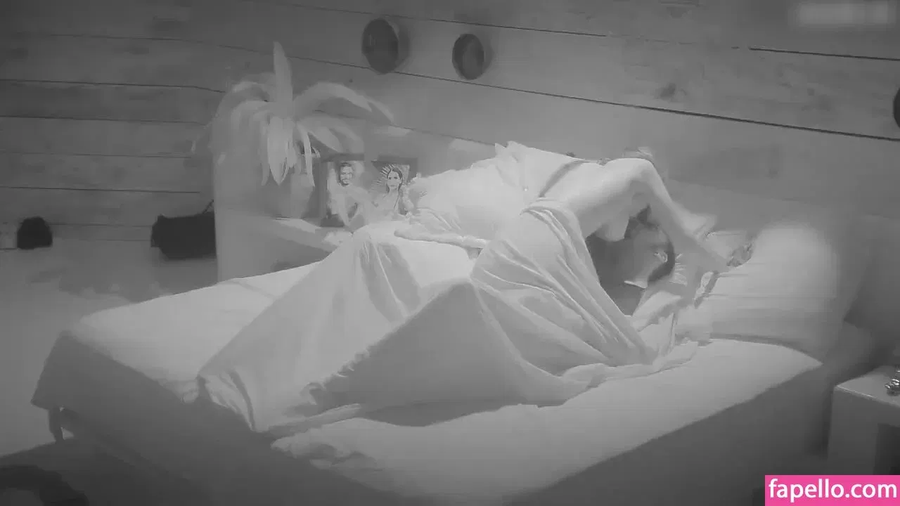 Mia Madisson / shhhmadisson Onlyfans Photo Gallery 