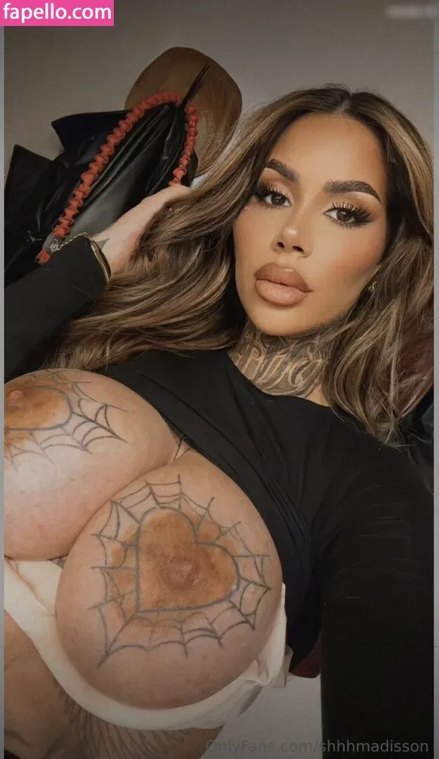 Mia Madisson / shhhmadisson Onlyfans Photo Gallery 