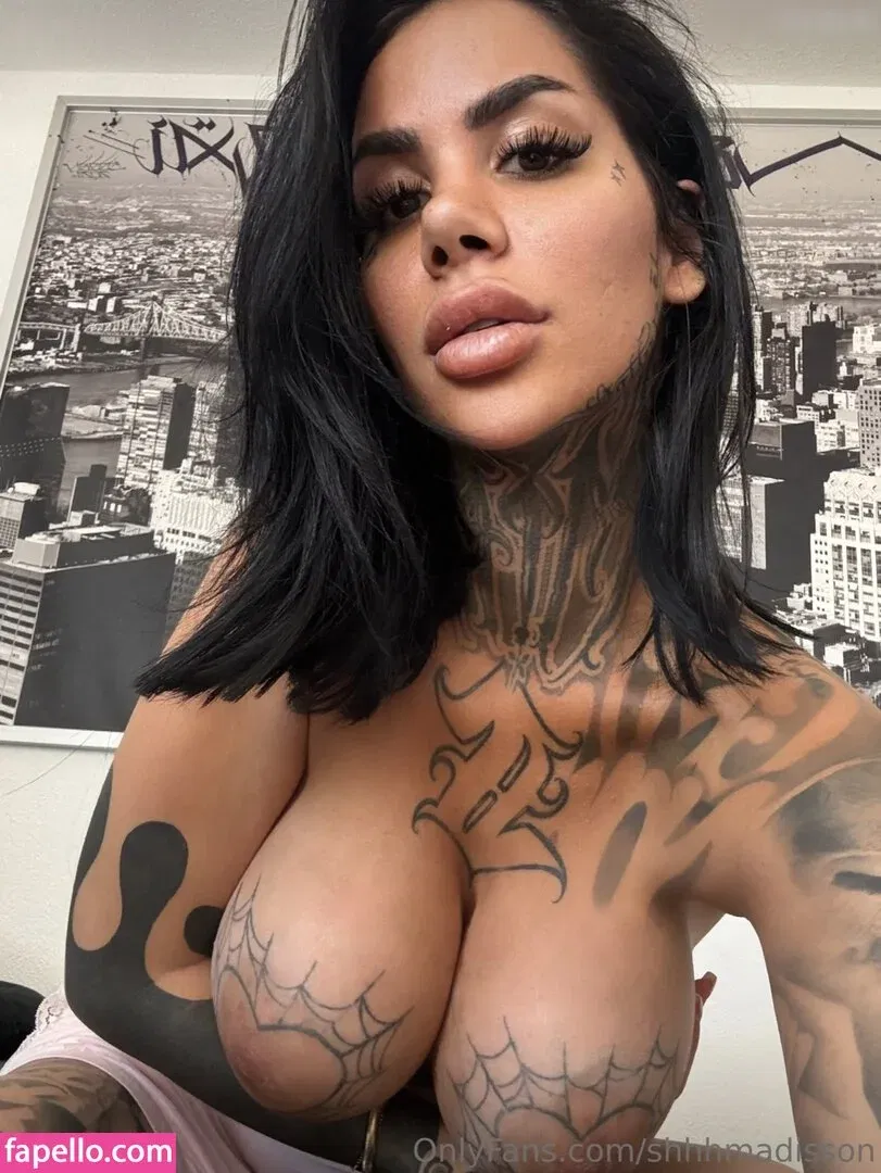 Mia Madisson / shhhmadisson Onlyfans Photo Gallery 