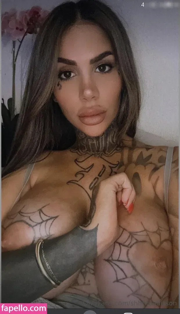 Mia Madisson / shhhmadisson Onlyfans Photo Gallery 