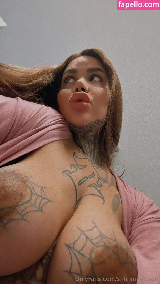 Mia Madisson / shhhmadisson Onlyfans Photo Gallery 