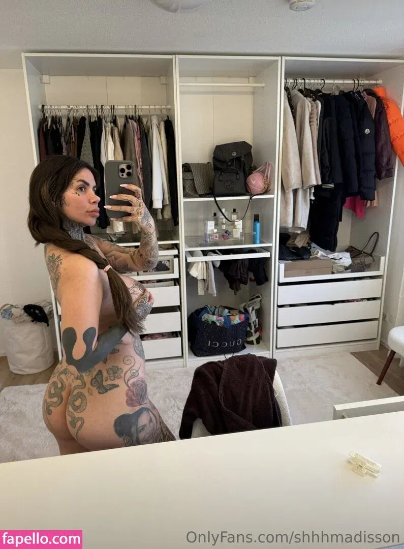 Mia Madisson / shhhmadisson Onlyfans Photo Gallery 