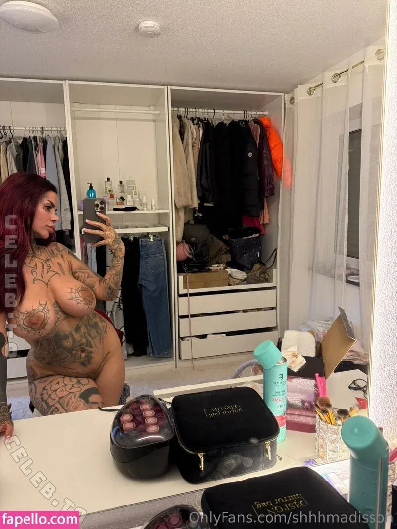 Mia Madisson / shhhmadisson Onlyfans Photo Gallery 