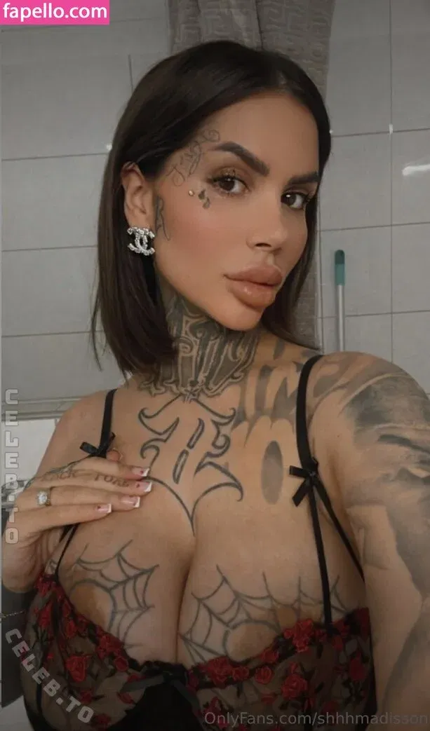 Mia Madisson / shhhmadisson Onlyfans Photo Gallery 