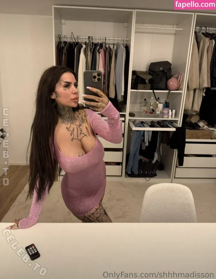 Mia Madisson / shhhmadisson Onlyfans Photo Gallery 