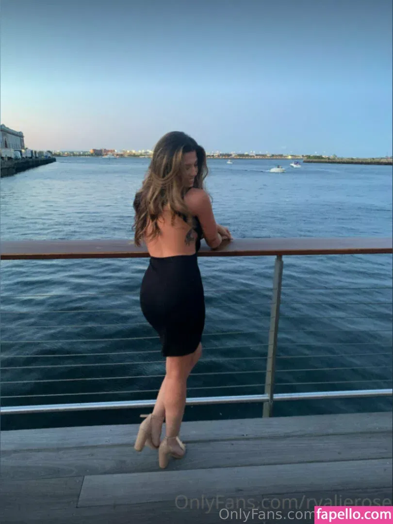 ryalierose / rylierose_xo Onlyfans Photo Gallery 
