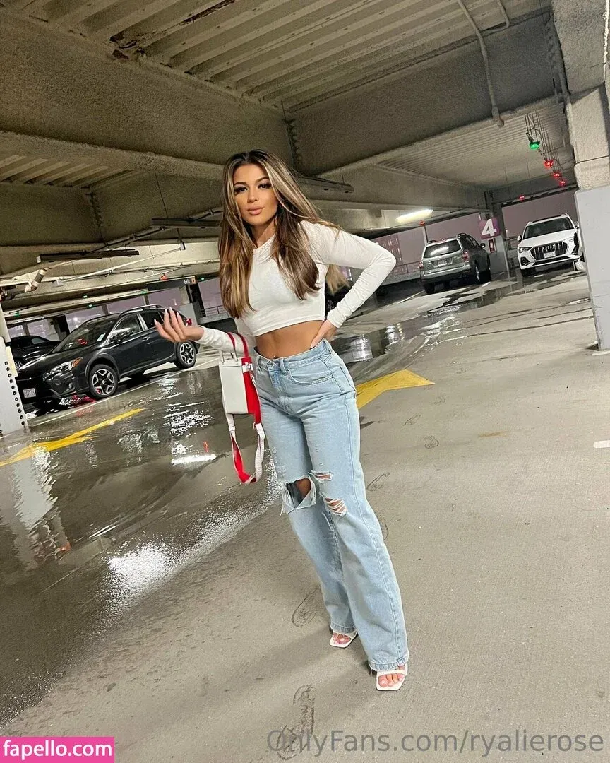 ryalierose / rylierose_xo Onlyfans Photo Gallery 