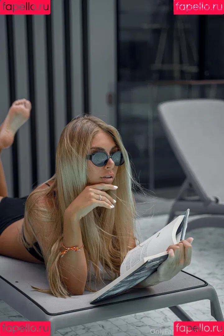 Krystal Boyd / anjelica_abby / kapitolin Onlyfans Photo Gallery 