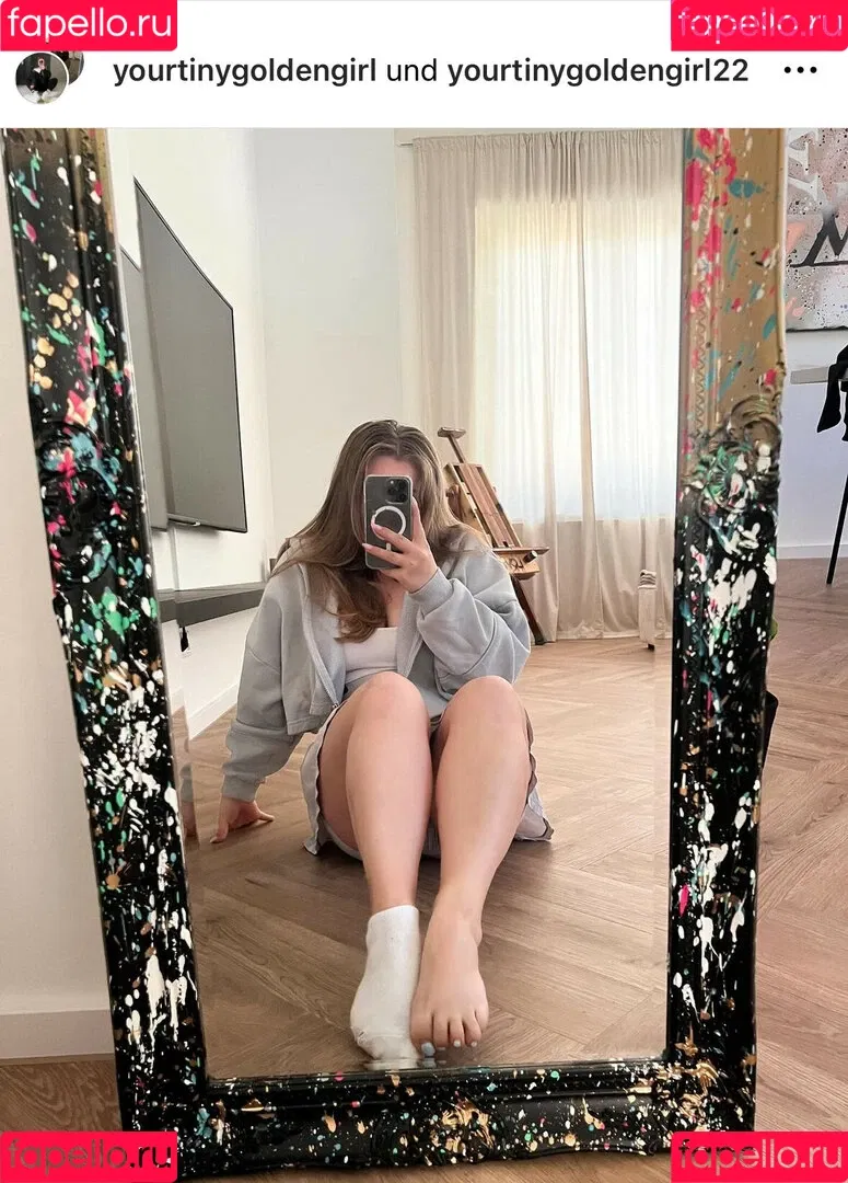tinygoldengirl / yourtinygoldengirl Onlyfans Photo Gallery 