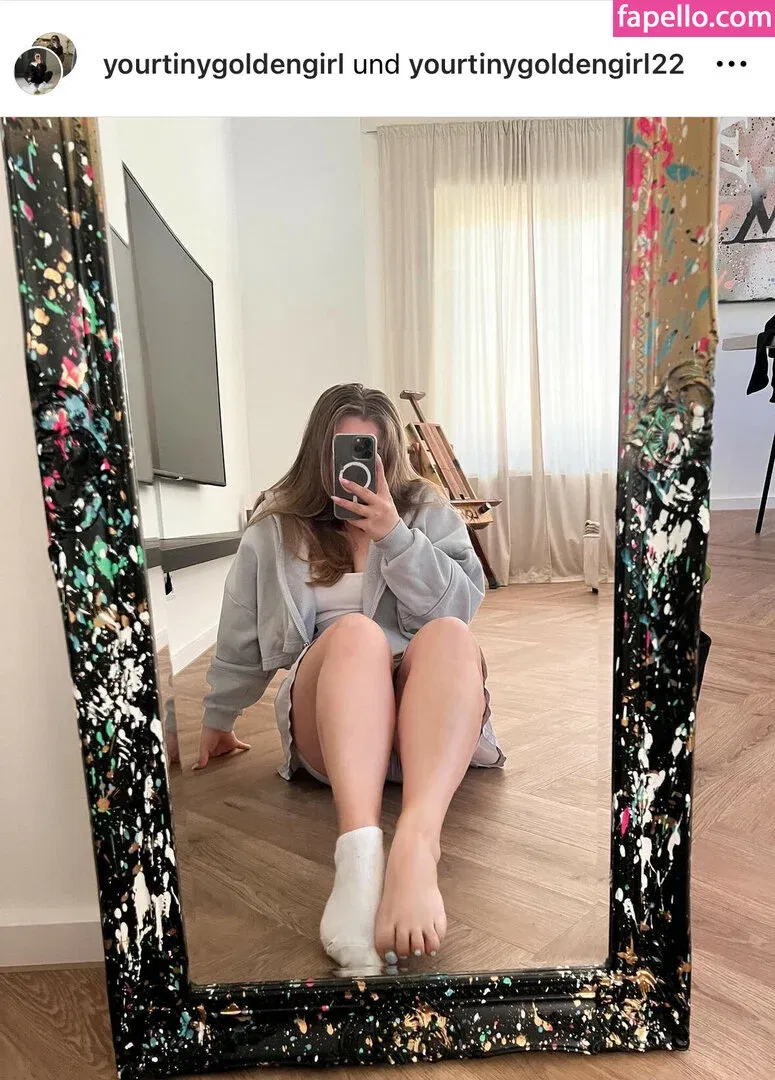 tinygoldengirl / yourtinygoldengirl Onlyfans Photo Gallery 