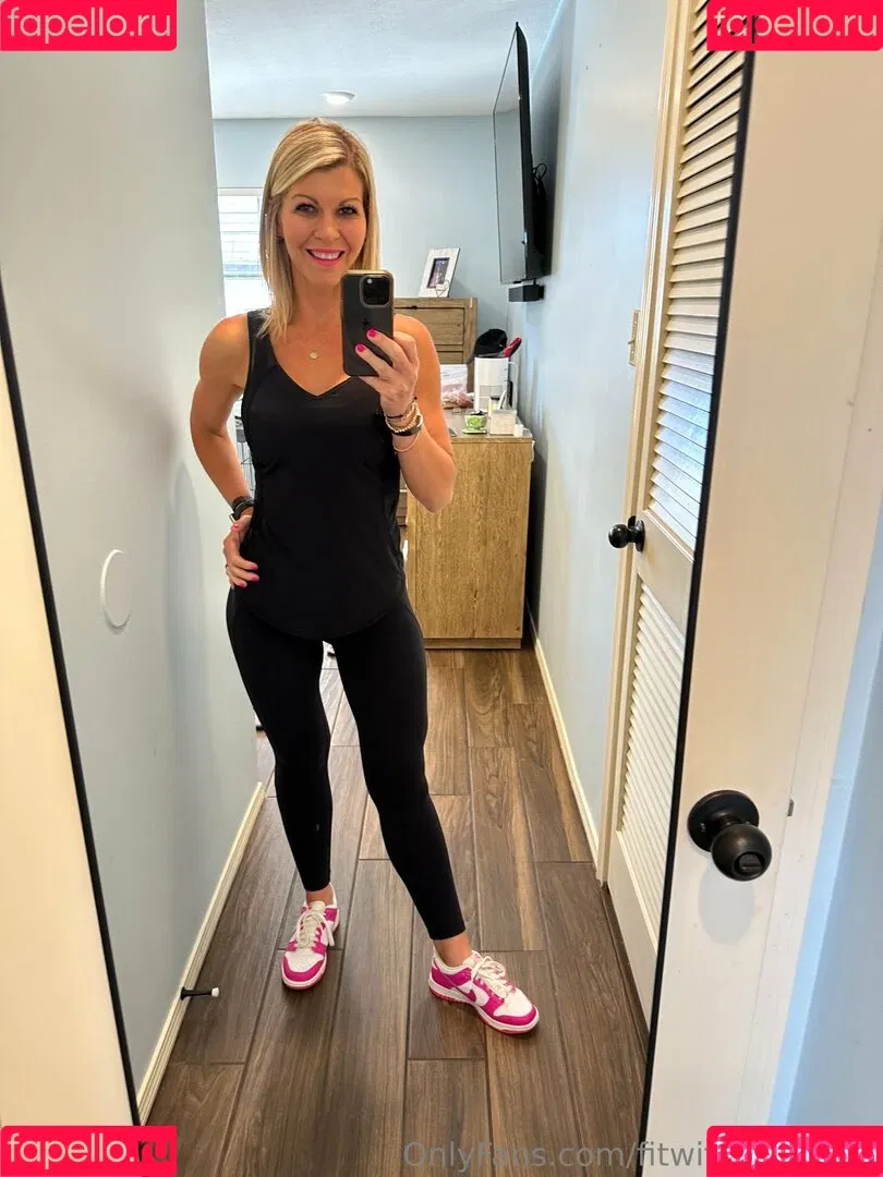 fitlyfe1983 / fitwife1983free Onlyfans Photo Gallery 