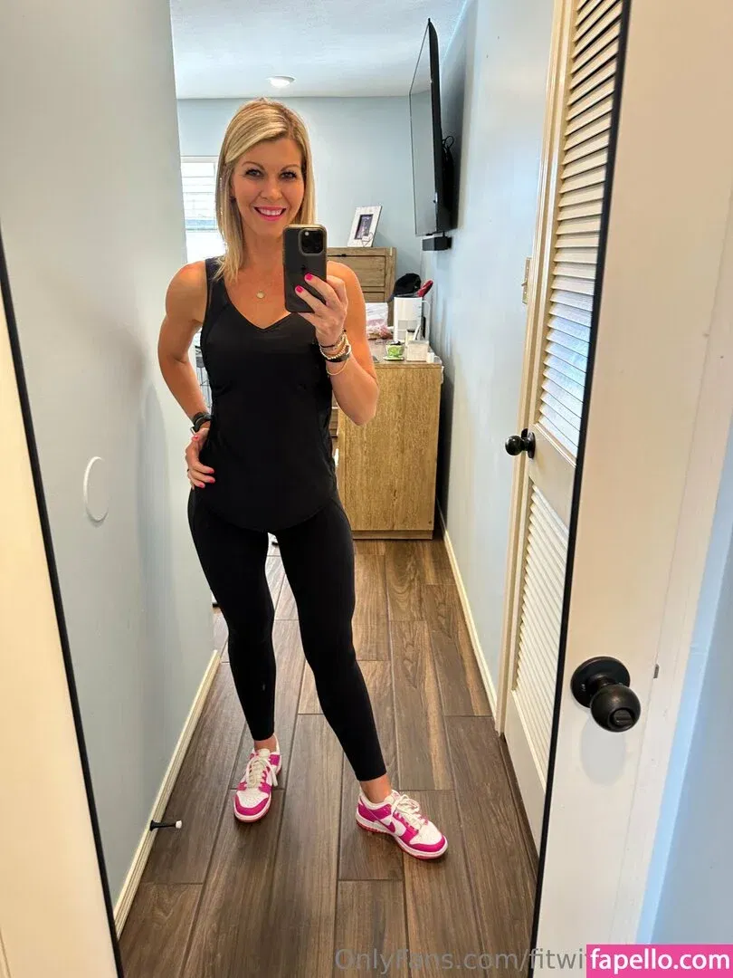 fitlyfe1983 / fitwife1983free Onlyfans Photo Gallery 