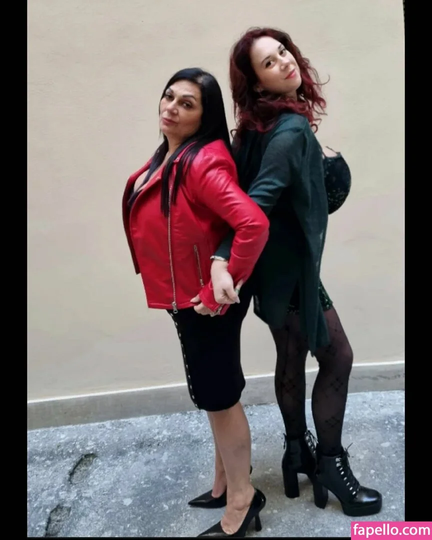 princygiuls / therealprincygiuls Onlyfans Photo Gallery 