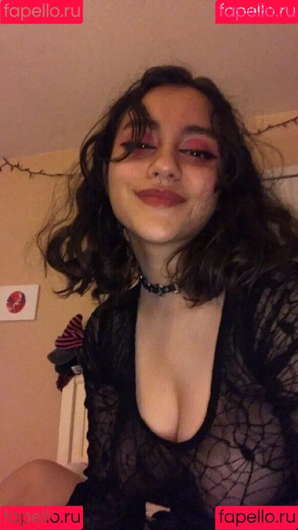 chainsaw_brat / crosseyedivy / crosseyedv / zion_theegg Onlyfans Photo Gallery 