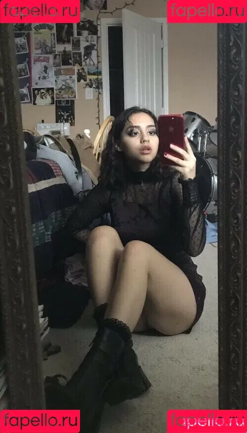 chainsaw_brat / crosseyedivy / crosseyedv / zion_theegg Onlyfans Photo Gallery 