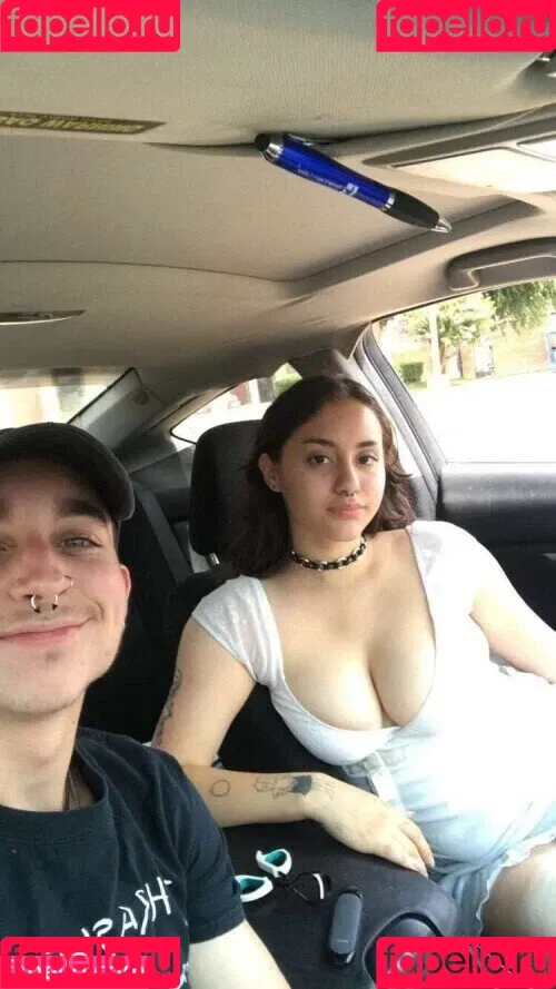 chainsaw_brat / crosseyedivy / crosseyedv / zion_theegg Onlyfans Photo Gallery 